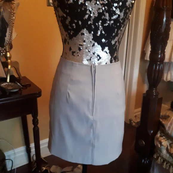 Silver mini skirt - Picture 6 of 9